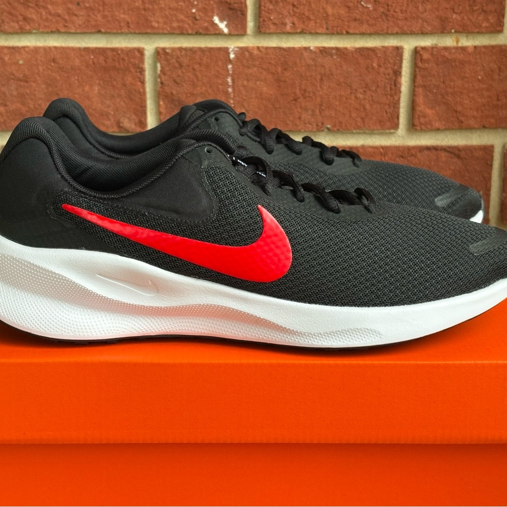Nike Revolution 7 University Red Black Mens New Sneakers NIB Running Shoes